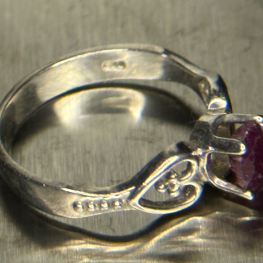 Sterling silver and amethyst ring size 7 1/2